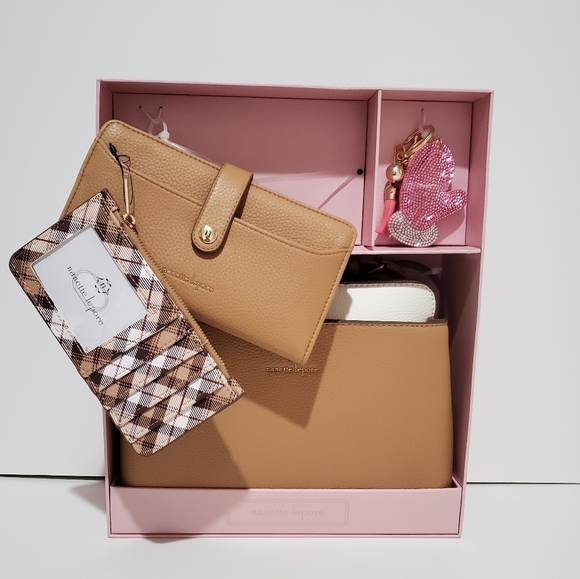 NANETTE LEPORE 4 PIECE GIFT SET - Picture 4 of 11